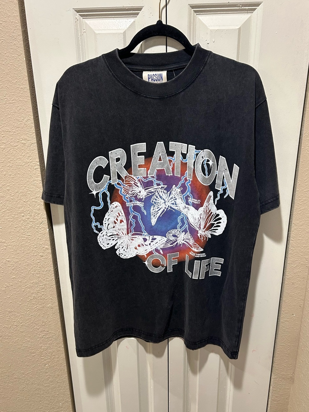 NWT Pacsun Creation Of Life Tee , size M